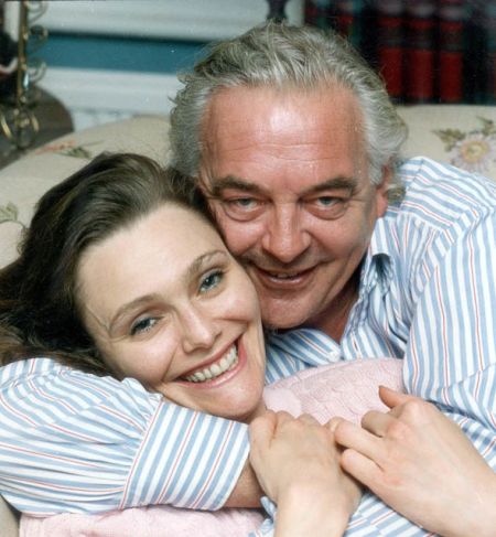 Tessa Dahl and David Hemmings hugging each other